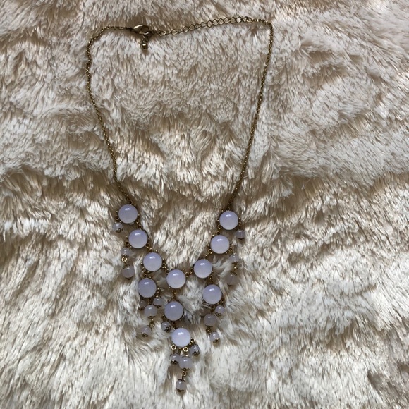 White and gold necklace - Picture 1 of 2